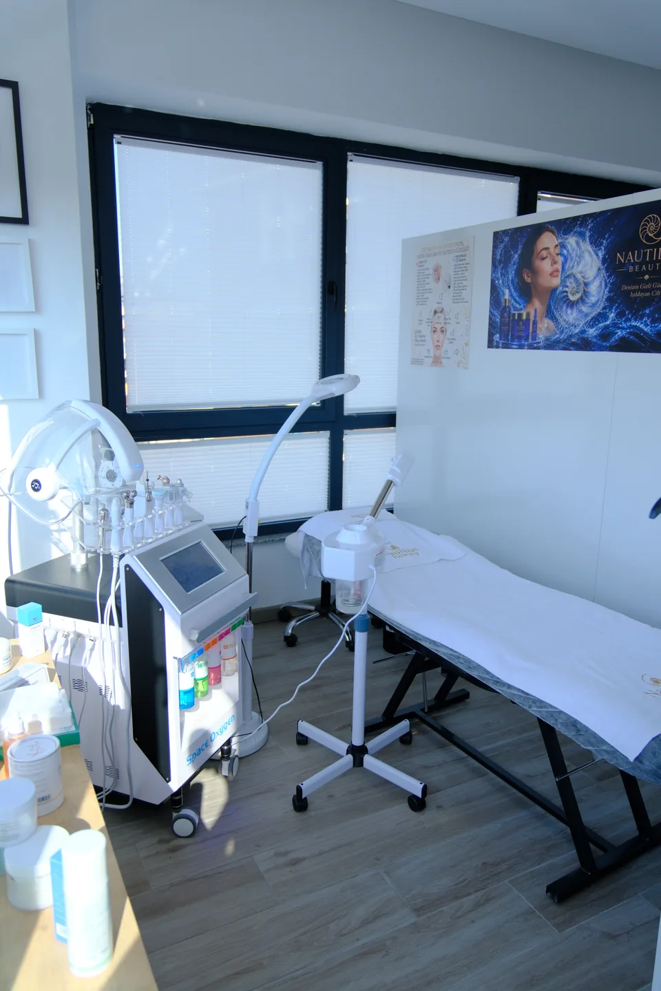 Nautilus Beauty cilt bakım odası ve uygulama ekipmanları